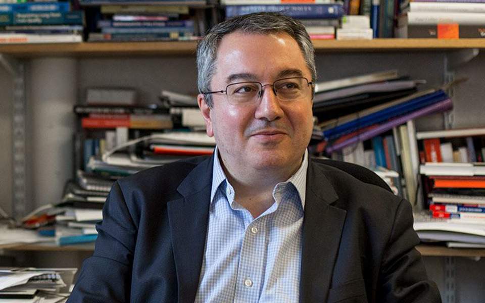 Μόσιαλος : Όλα όσα πρέπει να ξέρουμε για το εμβόλιο της ΑstraZeneca – Ερωτήσεις και απαντήσεις