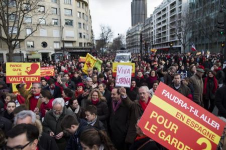Κορωνοϊός – Ισπανία : Στο δρόμο χιλιάδες διαδηλωτές κατά των περιοριστικών μέτρων