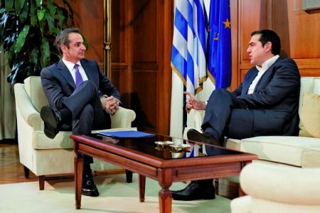 Κυριάκος Μητσοτάκης: Ευχήθηκε περαστικά στην οικογένεια Τσίπρα