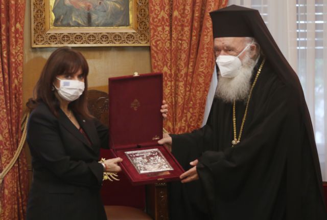 Συνάντηση Σακελλαροπούλου – Ιερώνυμου στην Αρχιεπισκοπή