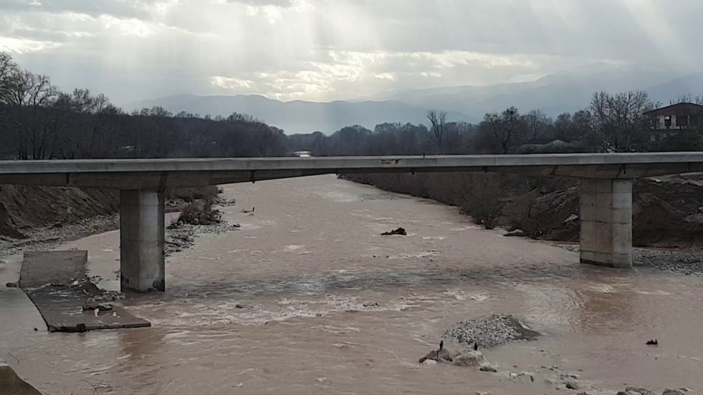 Τρίκαλα: Έκλεισε η γέφυρα Διαλεκτού λόγω προβλήματος στατικότητας