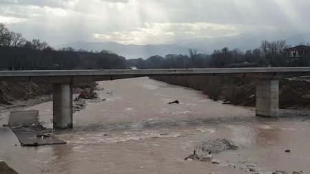 Τρίκαλα: Έκλεισε η γέφυρα Διαλεκτού λόγω προβλήματος στατικότητας