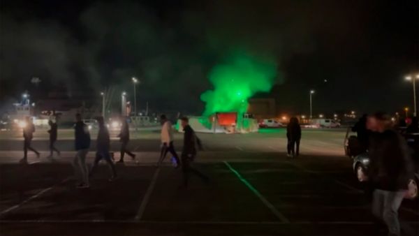 Ολλανδία : Τρίτη νύχτα ταραχών κατά της απαγόρευσης κυκλοφορίας – Πάνω από 150 συλλήψεις