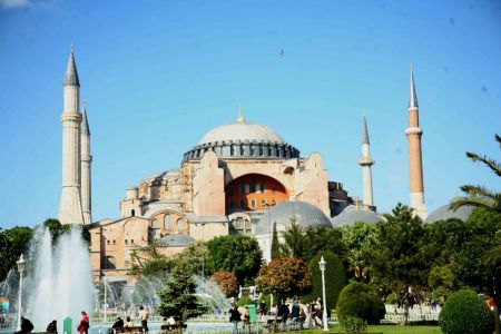 Τουρκία : Το 82% έκρινε πιο σημαντικό έργο του 2020 τη μετατροπή της Αγίας Σοφίας σε τζαμί