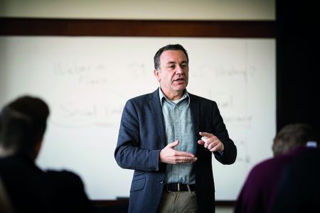 Πέτρος Βαμβακάς: «O,τι είδαμε στο Καπιτώλιο ίσως είναι μόνο η αρχή»