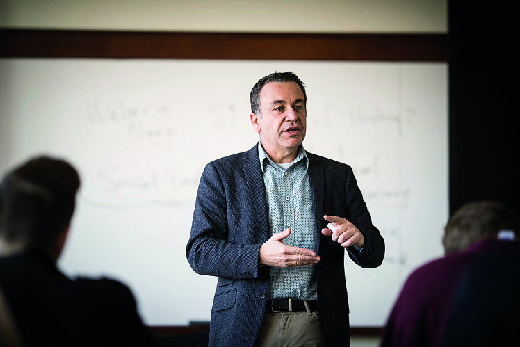 Πέτρος Βαμβακάς: «O,τι είδαμε στο Καπιτώλιο ίσως είναι μόνο η αρχή»