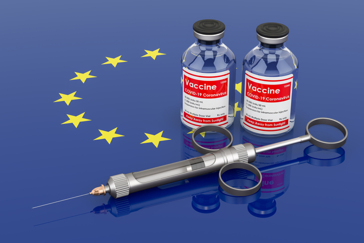 Politico : Η Ε.Ε. σκέφτεται να σπάσει τις πατέντες των εμβολίων | tovima.gr