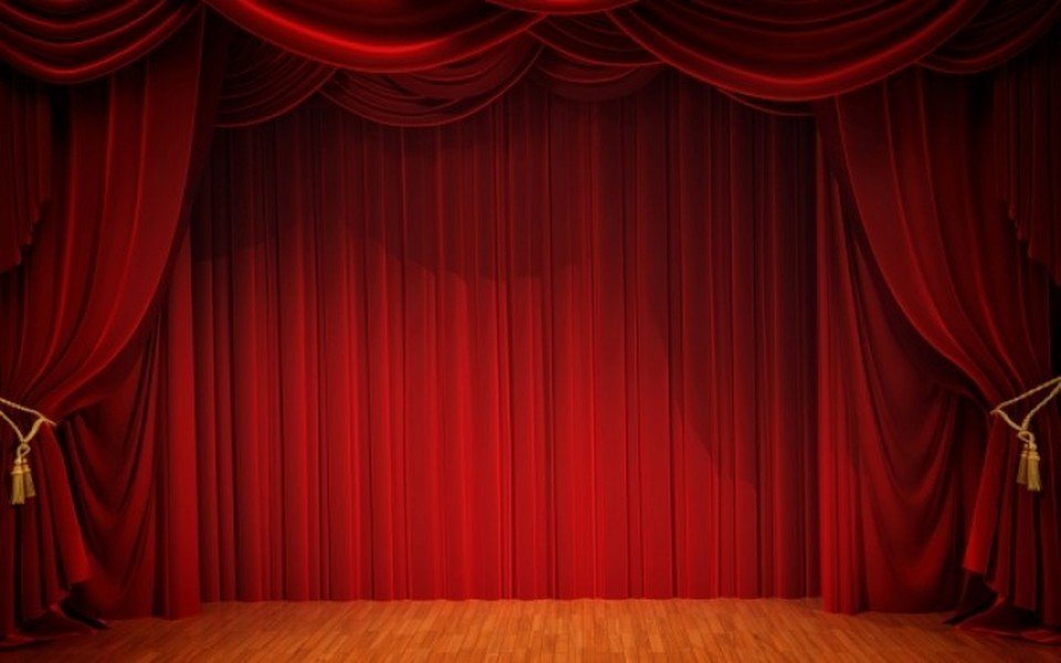 Νέες καταγγελίες καλλιτεχνών για ανάρμοστη και επιθετική συμπεριφορά στο χώρο του θεάματος