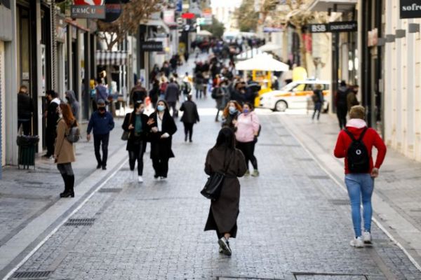 Lockdown : Τα νέα μέτρα άδειασαν την Ερμού – Ουρές στην Τσιμισκή [εικόνες]