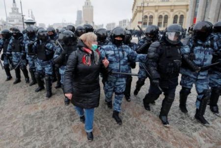 Ρωσία: «Σαφάρι» συλλήψεων σε πορείες υπέρ του Ναβάλνι