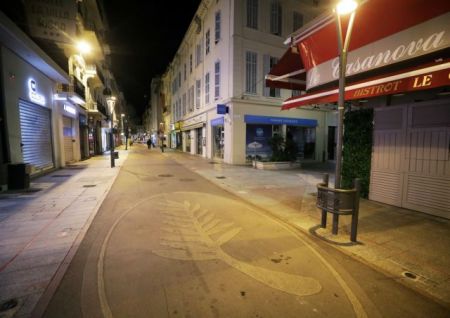 Γαλλία: Αυξάνονται οι ασθενείς κορωνοϊού – Φόβος για τις μεταλλάξεις