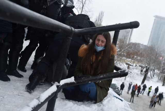 Ρωσία : Περισσότερες από 4.400 συλλήψεις σε διαδηλώσεις υπέρ Ναβάλνι