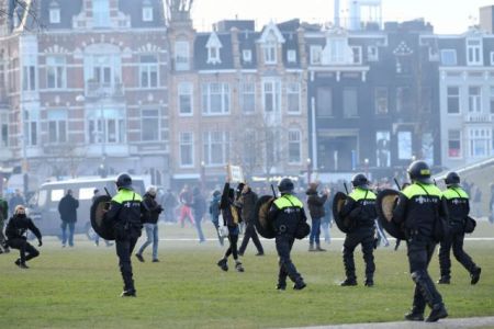 Ολλανδία: Επεισόδια και συλλήψεις σε διαδήλωση κατά του lockdown