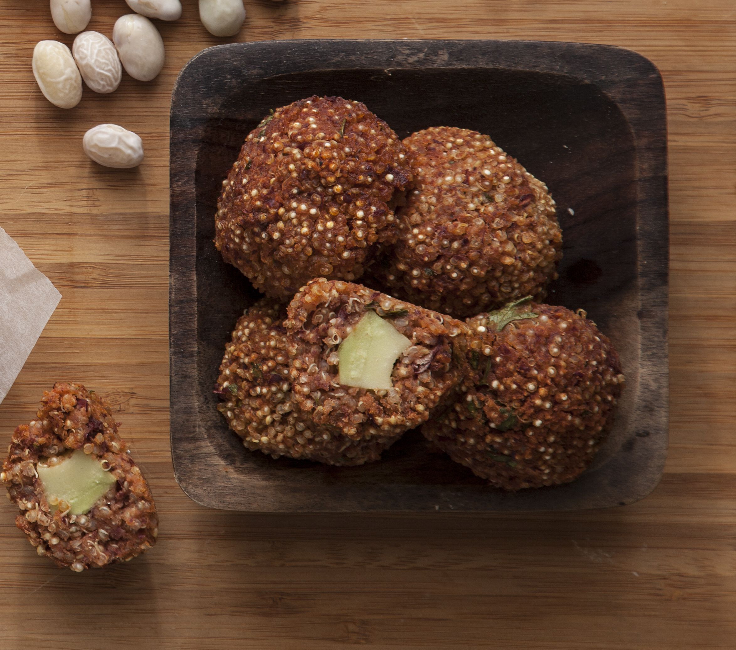 Κεφτεδάκια από κόκκινα φασόλια και κινόα