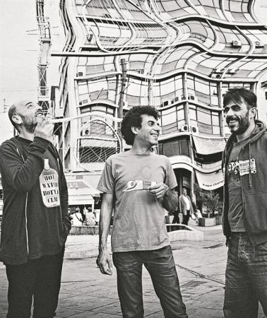 «Ας δημιουργήσουμε επιτέλους τη δική μας Γη»