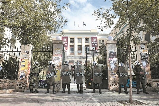 Διχασμένα τα ΑΕΙγια την αστυνόμευση