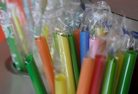 Πλαστικά μιας χρήσης : Καταργείται η χρήση τους στο Δημόσιο