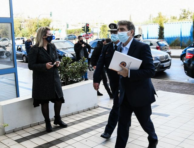 Χρυσοχοΐδης: Προειδοποίηση για αυστηρότερα μέτρα στην Πάτρα