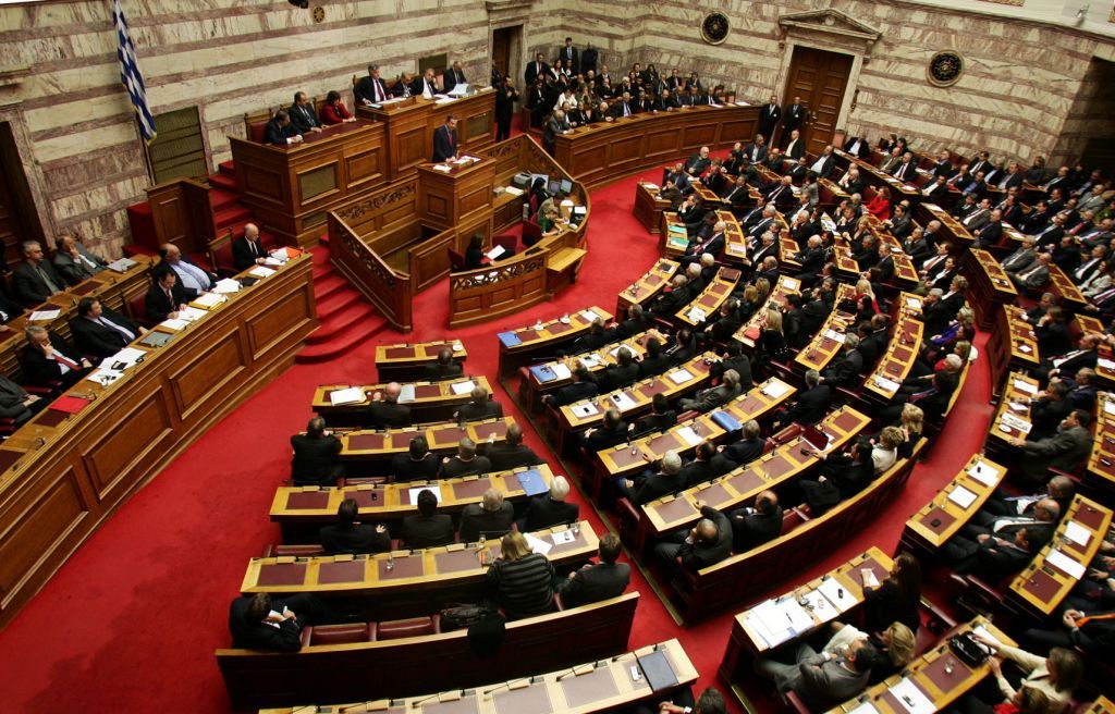 LIVE : Χαρδαλιάς, Τσιόδρας, Αρκουμανέας, Κικίλιας στη Βουλή για την πορεία της πανδημίας