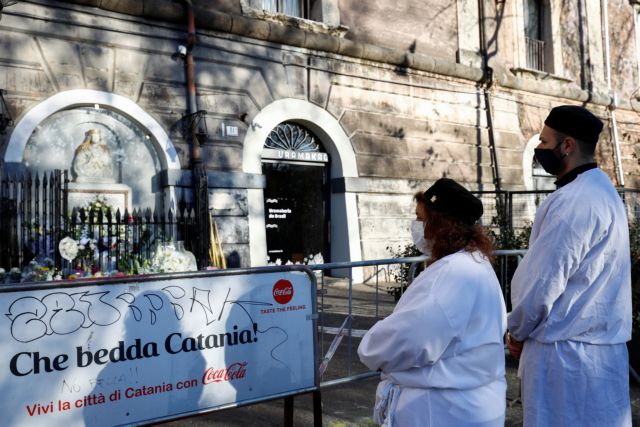 Ιταλία: Έσπασε το «φράγμα» των 90.000 νεκρών από την πανδημία