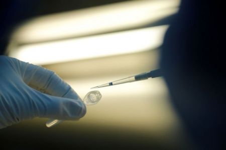 Κορωνοϊός : Συνδυασμός δύο εμβολίων – Τι ερευνά το Πανεπιστήμιο Οξφόρδης
