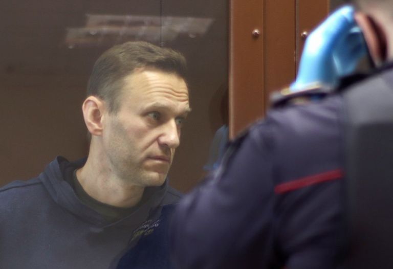 Ρωσία : «Πέθανε αιφνιδίως» ο γιατρός που είχε αναλάβει τον Αλεξέι Ναβάλνι μετά τη δηλητηρίαση | tovima.gr