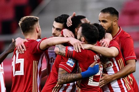 Ολυμπιακός – ΟΦΗ 3-0: Και από τριάρα σε τριάρα θα πετάει