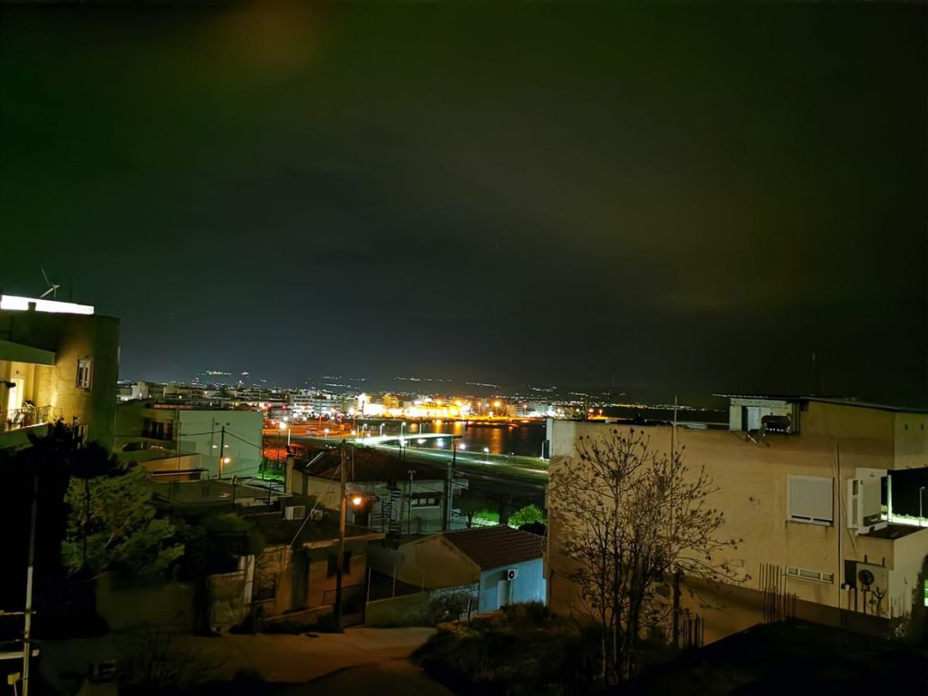 Μπλακ άουτ στην Αττική – Σε εξέλιξη η πυρκαγιά στον υποσταθμό – Συνεχείς εκρήξεις