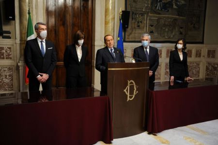 Ιταλία : Διαβουλεύσεις Ντράγκι με τα κόμματα – Συνάντηση με Μπερλουσκόνι