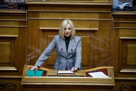 Γεννηματά : Η κυβέρνηση τρέχει πίσω από την πανδημία