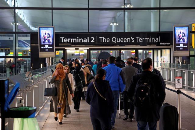 Βρετανία: Νέοι ταξιδιωτικοί περιορισμοί και τσουχτερά πρόστιμα