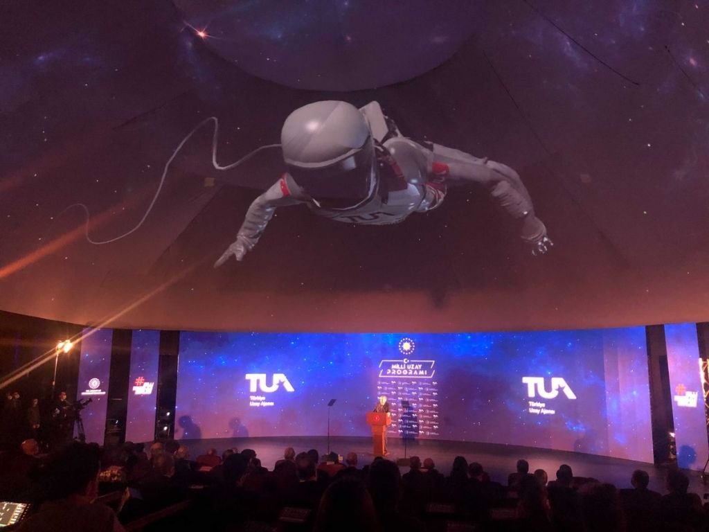 Ταγίπ Ερντογάν : Η Τουρκία θα πατήσει τη Σελήνη το 2023