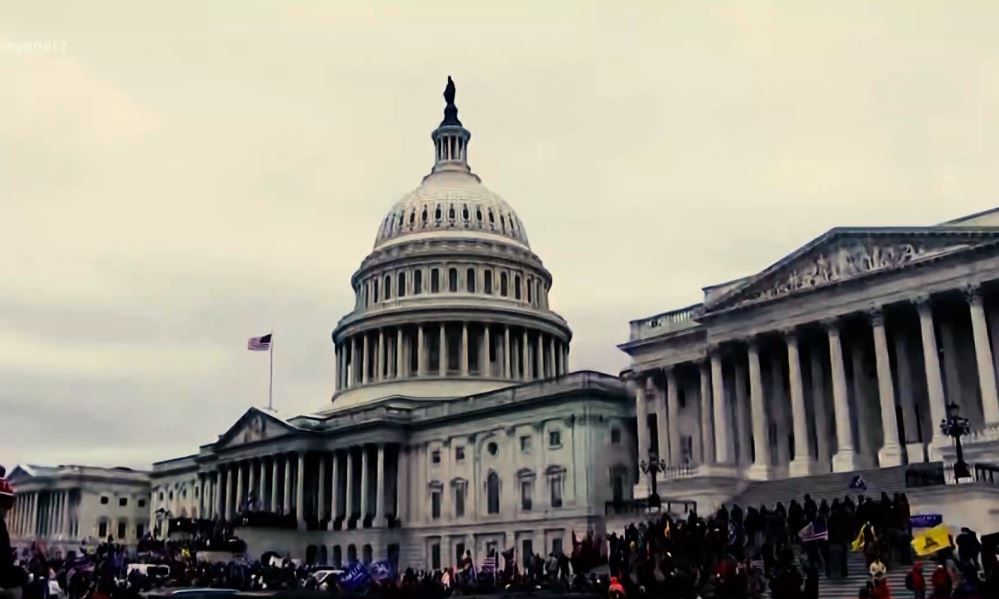 Σοκάρουν τα νέα ντοκουμέντα από την εισβολή στο Καπιτώλιο