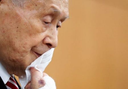 Χάος στους Ολυμπιακούς Αγώνες – Παραιτείται ο Μόρι μετά τη σεξιστική δήλωση