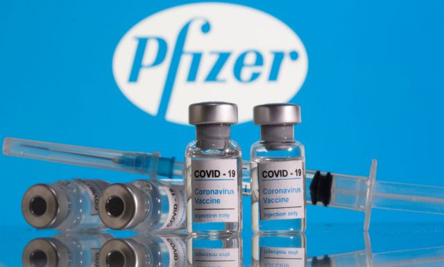 Μπαράζ υποχρεωτικών εμβολιασμών στις ΗΠΑ μετά την έγκριση του εμβολίου της Pfizer από τον FDA | tovima.gr