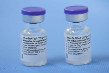 Μυστήριο με χαμένο φιαλίδιο του εμβολίου της Pfizer – Τα σενάρια που εξετάζονται