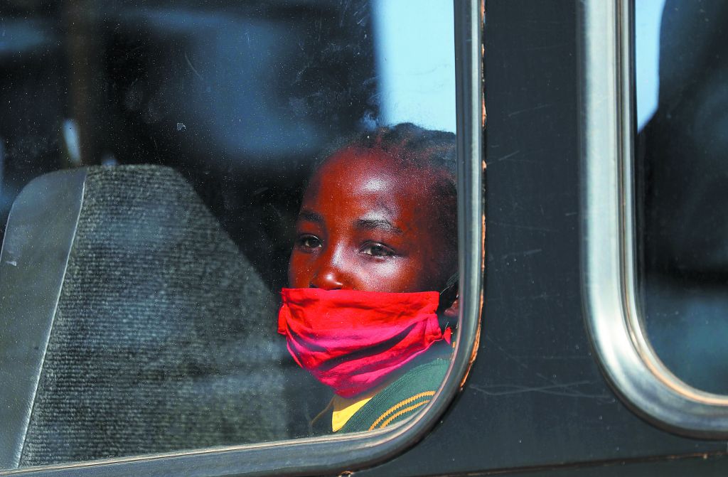 Κορωνοϊός : Οι μεταλλάξεις «εκθέτουν» την απληστία της Δύσης