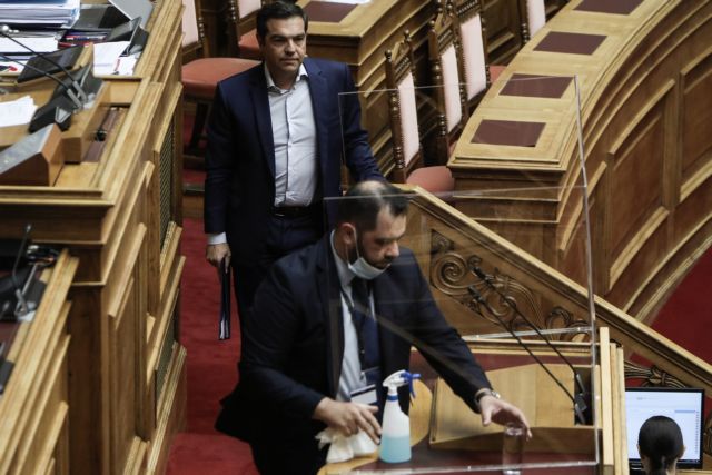 Ποιος έσπασε το μικρόφωνο της Βουλής;