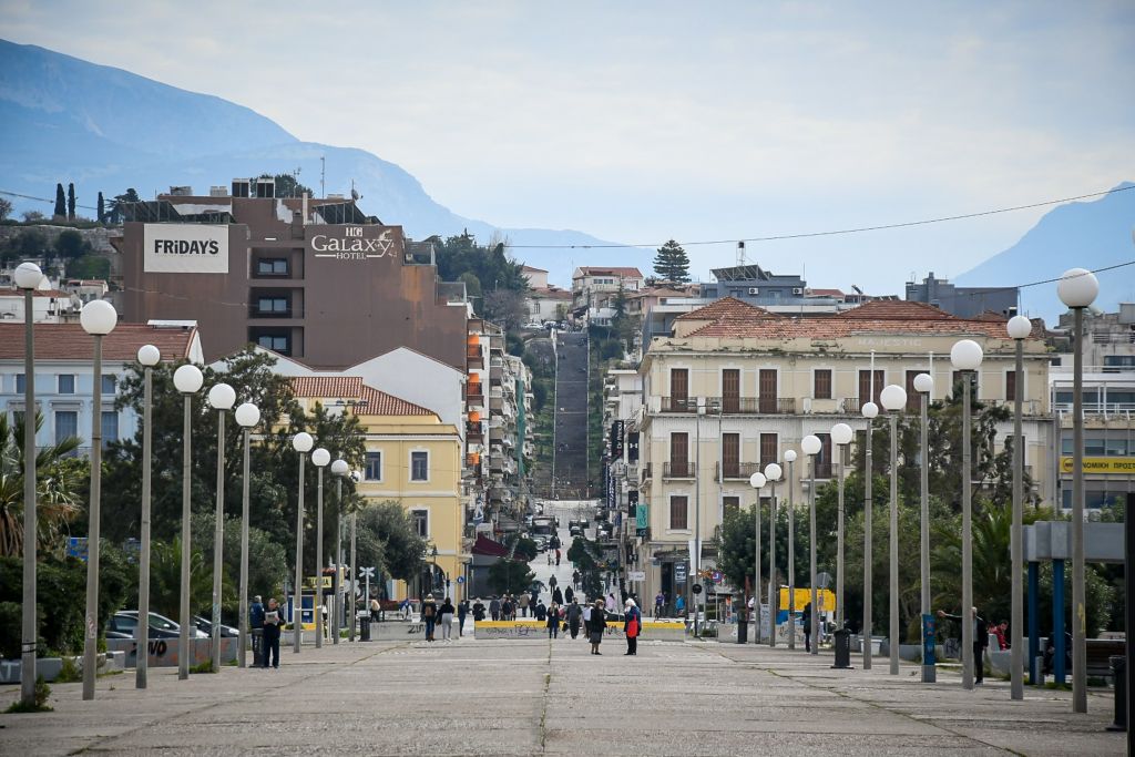Lockdown σε Αχαΐα και Εύβοια εισηγείται η Επιτροπή – Σε καθεστώς αυξημένης επιτήρησης η Θεσσαλονίκη