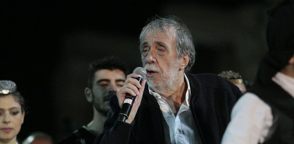 Αντώνης Καλογιάννης : Υπό τους ήχους του «Κράτησα τη ζωή μου» η κηδεία του