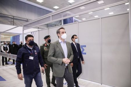 Μητσοτάκης: Δεσμευτήκαμε να εμβολιάζουμε όσο το δυνατόν πιο γρήγορα
