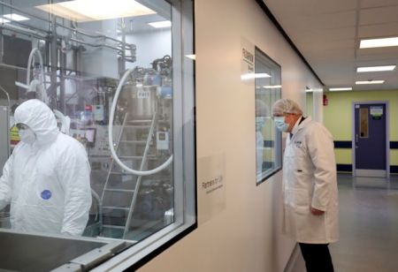 Βρετανία: 14,5 εκατ. οι εμβολιασμοί της πρώτης δόσης