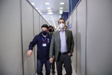 Μητσοτάκης για εμβόλια: Να πείσουμε τους καχύποπτους ότι είναι ασφαλή