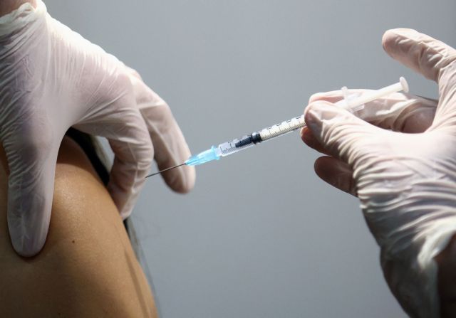 Τιερί Μπρετόν: Κερδίσαμε τον πόλεμο των εμβολίων, ναι στο πιστοποιητικό εμβολιασμού