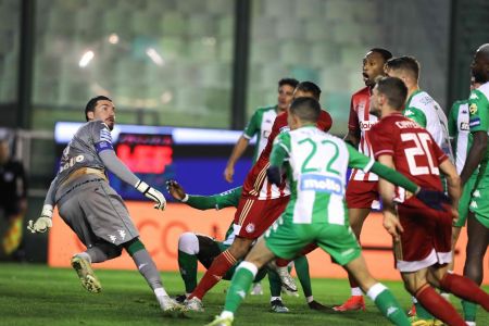 Απέκτησαν νόημα τα πλέι-οφ μετά την ήττα του Ολυμπιακού