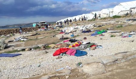 Στην παγωνιά οι πρόσφυγες – Δύσκολη η νύχτα στα hot spots