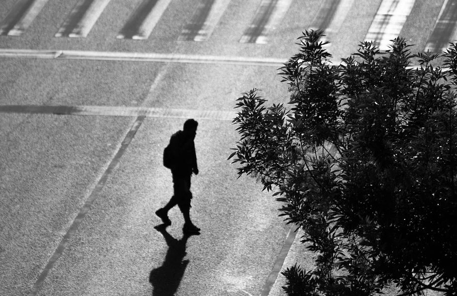 Κορωνοϊός : Στις μέσες ηλικίες τα περισσότερα κρούσματα – Αυξάνονται στους νέους