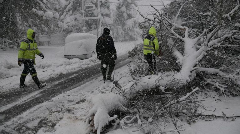 Κακοκαιρία «Ελπίδα»: Μήνυμα από το 112 σε Αττική και Εύβοια – Προειδοποίηση για επικίνδυνες χιονοπτώσεις | tovima.gr