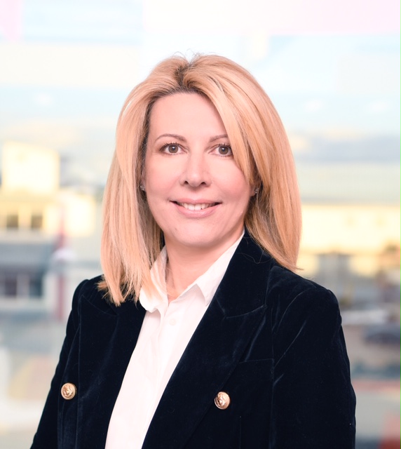 Για να «θρυμματίσουμε» τη γυάλινη οροφή, είναι αναγκαίο να αλλάξουμε τα στερεότυπα για τις δυνατότητες των γυναικών