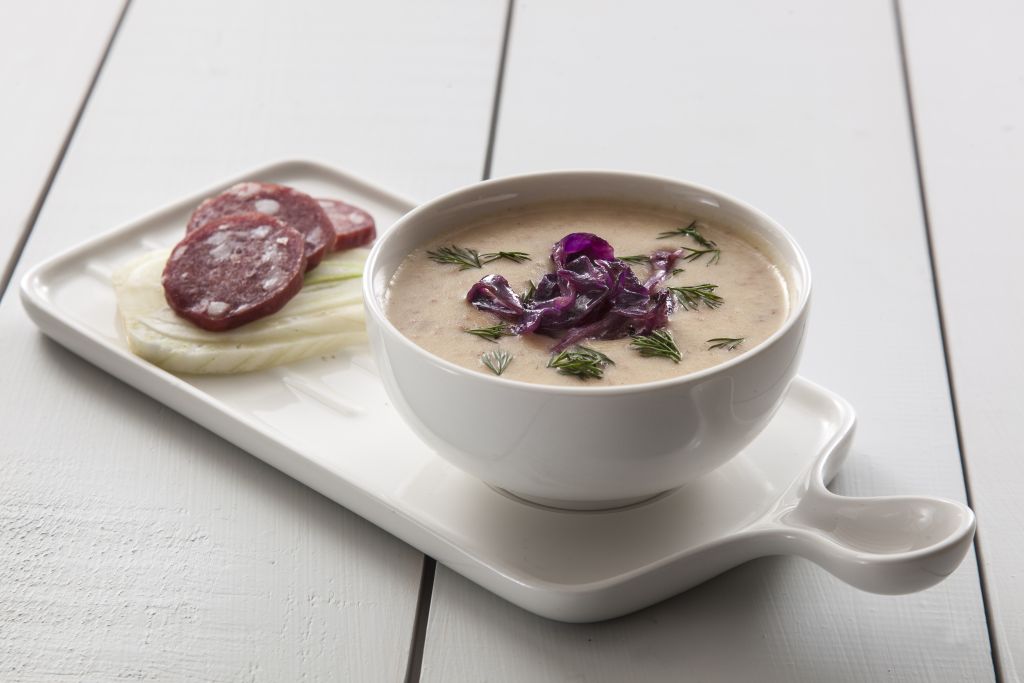 Πατατόσουπα με τσορίθο ή σαλάμι Λευκάδος και κόκκινο λάχανο